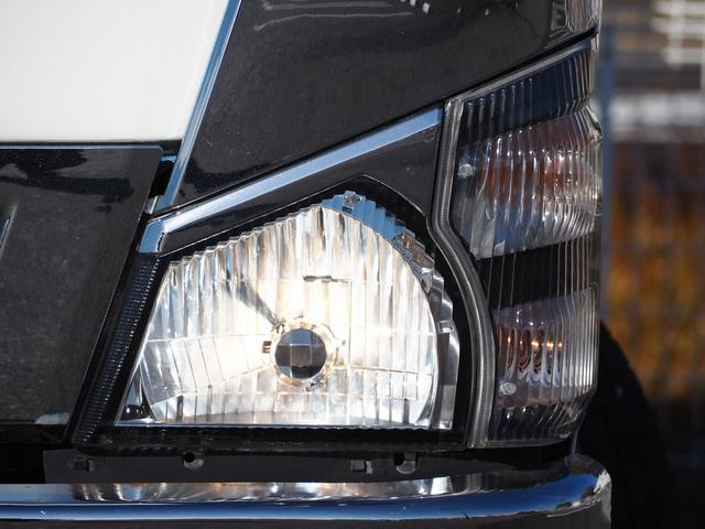 エルフトラック ベースグレード　新明和垂直パワーゲート　昇降荷重６００ｋｇ（１５８ｃｍ×８４ｃｍ）　最積２０００ｋｇ　荷台内寸（１６１ｃｍ×３０６ｃｍ×３８ｃｍ）　後輪Ｗタイヤ　メッキパーツ　アオリ縞板　左電格　ＥＴＣ（8枚目）