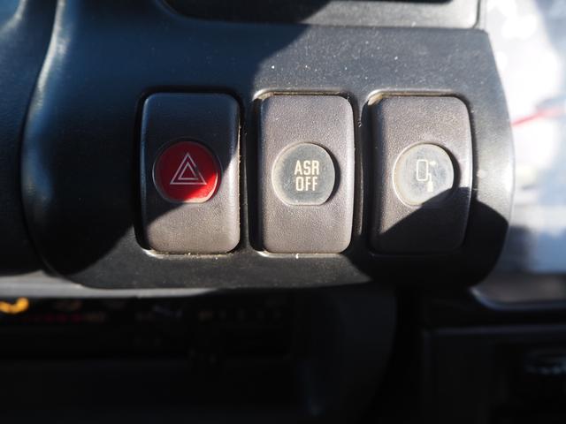 エルフトラック ベースグレード　新明和垂直パワーゲート　昇降荷重６００ｋｇ（１５８ｃｍ×８４ｃｍ）　最積２０００ｋｇ　荷台内寸（１６１ｃｍ×３０６ｃｍ×３８ｃｍ）　後輪Ｗタイヤ　メッキパーツ　アオリ縞板　左電格　ＥＴＣ（30枚目）