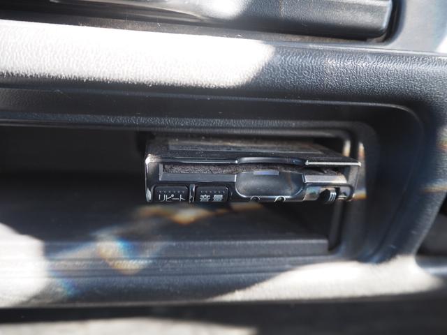 エルフトラック ベースグレード　新明和垂直パワーゲート　昇降荷重６００ｋｇ（１５８ｃｍ×８４ｃｍ）　最積２０００ｋｇ　荷台内寸（１６１ｃｍ×３０６ｃｍ×３８ｃｍ）　後輪Ｗタイヤ　メッキパーツ　アオリ縞板　左電格　ＥＴＣ（34枚目）