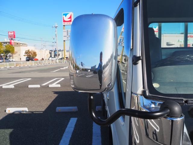 エルフトラック ベースグレード　新明和垂直パワーゲート　昇降荷重６００ｋｇ（１５８ｃｍ×８４ｃｍ）　最積２０００ｋｇ　荷台内寸（１６１ｃｍ×３０６ｃｍ×３８ｃｍ）　後輪Ｗタイヤ　メッキパーツ　アオリ縞板　左電格　ＥＴＣ（48枚目）