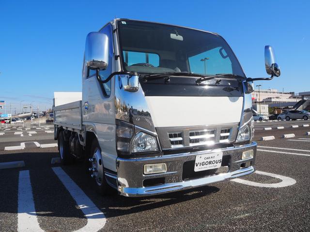 エルフトラック ベースグレード　新明和垂直パワーゲート　昇降荷重６００ｋｇ（１５８ｃｍ×８４ｃｍ）　最積２０００ｋｇ　荷台内寸（１６１ｃｍ×３０６ｃｍ×３８ｃｍ）　後輪Ｗタイヤ　メッキパーツ　アオリ縞板　左電格　ＥＴＣ（49枚目）