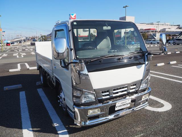 エルフトラック ベースグレード　新明和垂直パワーゲート　昇降荷重６００ｋｇ（１５８ｃｍ×８４ｃｍ）　最積２０００ｋｇ　荷台内寸（１６１ｃｍ×３０６ｃｍ×３８ｃｍ）　後輪Ｗタイヤ　メッキパーツ　アオリ縞板　左電格　ＥＴＣ（50枚目）