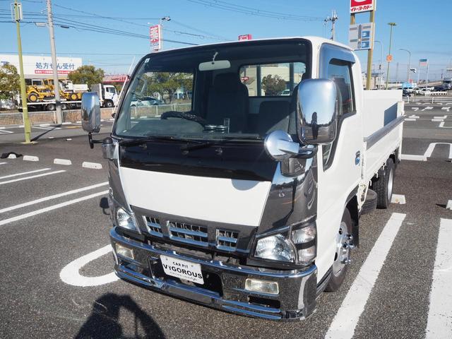 エルフトラック ベースグレード　新明和垂直パワーゲート　昇降荷重６００ｋｇ（１５８ｃｍ×８４ｃｍ）　最積２０００ｋｇ　荷台内寸（１６１ｃｍ×３０６ｃｍ×３８ｃｍ）　後輪Ｗタイヤ　メッキパーツ　アオリ縞板　左電格　ＥＴＣ（58枚目）