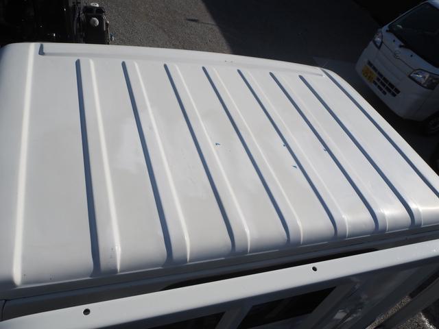 エルフトラック ベースグレード　新明和垂直パワーゲート　昇降荷重６００ｋｇ（１５８ｃｍ×８４ｃｍ）　最積２０００ｋｇ　荷台内寸（１６１ｃｍ×３０６ｃｍ×３８ｃｍ）　後輪Ｗタイヤ　メッキパーツ　アオリ縞板　左電格　ＥＴＣ（69枚目）