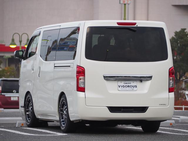 ＮＶ３５０キャラバンバン ロングプレミアムＧＸターボ　ディーゼルターボ　ニトロパワー１６ＡＷ　ＴＯＹＯタイヤ　ローダウン　ＡＴＯＴＯオーディオ　Ｂｌｕｅｔｏｏｔｈ　バックカメラ　ミラー型ドラレコ　ＥＴＣ　ウッドステアリング　シートカバー　ベッドキット（18枚目）