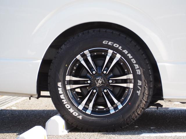 レジアスエースバン スーパーＧＬ　ダークプライム　ローダウン　１６ＡＷ　ジオランダーＡ／Ｔタイヤ　社外ボンネット／グリル　エアロ　ルーフレール　ナビ　地デジ　ＤＶＤ／ＣＤ／ＢＴ　バックカメラ　ドラレコ　ＥＴＣ　ＬＥＤライト／テール／フォグ　半革シート（11枚目）