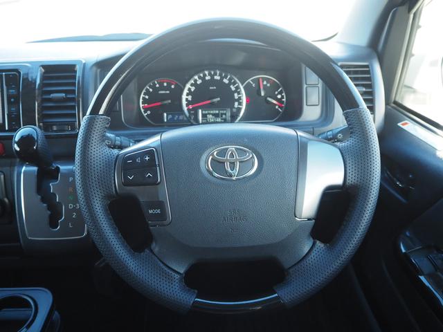 レジアスエースバン スーパーＧＬ　ダークプライム　ローダウン　１６ＡＷ　ジオランダーＡ／Ｔタイヤ　社外ボンネット／グリル　エアロ　ルーフレール　ナビ　地デジ　ＤＶＤ／ＣＤ／ＢＴ　バックカメラ　ドラレコ　ＥＴＣ　ＬＥＤライト／テール／フォグ　半革シート（23枚目）