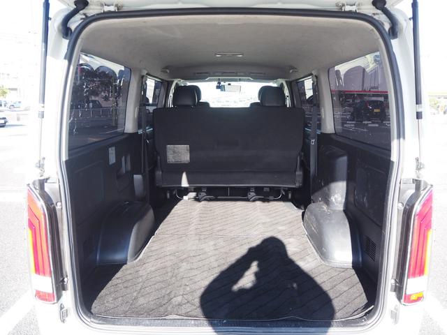 レジアスエースバン スーパーＧＬ　ダークプライム　ローダウン　１６ＡＷ　ジオランダーＡ／Ｔタイヤ　社外ボンネット／グリル　エアロ　ルーフレール　ナビ　地デジ　ＤＶＤ／ＣＤ／ＢＴ　バックカメラ　ドラレコ　ＥＴＣ　ＬＥＤライト／テール／フォグ　半革シート（59枚目）