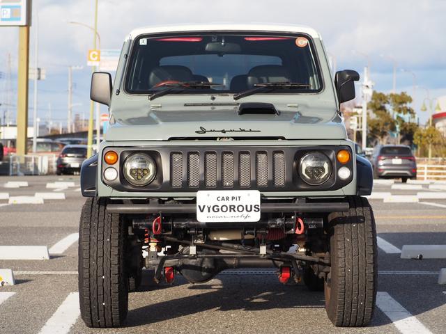 ジムニー ワイルドウインド　ユーザー様買取車　リフトアップ　オーバーフェンダー　１５ＡＷ　ジオランダーＡＴタイヤ　Ｆ／Ｒパイプバンパー　社外マフラー／グリル　ＬＥＤライト／テール　ＣＤ　Ｂｌｕｅｔｏｏｔｈ　ｉＰｏｄ　シートカバー（3枚目）