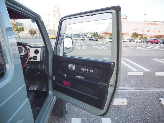 ジムニー ワイルドウインド　ユーザー様買取車　リフトアップ　オーバーフェンダー　１５ＡＷ　ジオランダーＡＴタイヤ　Ｆ／Ｒパイプバンパー　社外マフラー／グリル　ＬＥＤライト／テール　ＣＤ　Ｂｌｕｅｔｏｏｔｈ　ｉＰｏｄ　シートカバー（47枚目）