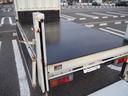 平ボディ　パワーゲート付き　極東パワーゲート　昇降荷重６００ｋｇ（９４ｃｍ×１５８ｃｍ）　最積１５００ｋｇ　荷台内寸１６０ｃｍ×３０８ｃｍ×３８ｃｍ　後輪Ｗタイヤ　メッキパーツ　アオリ縞板　ナビ　地デジ　ＤＶＤ／ＣＤ／ＢＴ（68枚目）