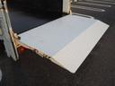 平ボディ　パワーゲート付き　極東パワーゲート　昇降荷重６００ｋｇ（９４ｃｍ×１５８ｃｍ）　最積１５００ｋｇ　荷台内寸１６０ｃｍ×３０８ｃｍ×３８ｃｍ　後輪Ｗタイヤ　メッキパーツ　アオリ縞板　ナビ　地デジ　ＤＶＤ／ＣＤ／ＢＴ（69枚目）