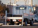 Ｗキャブ全低床　新明和垂直パワーゲート　昇降荷重６００ｋｇ（１００ｃｍ×１５８ｃｍ）　最積２０００ｋｇ　荷台内寸（２０７ｃｍ×１６１ｃｍ×３７ｃｍ）　後輪Ｗタイヤ　ＥＴＣ　シートカバー／ハンドルカバー　メッキパーツ（16枚目）