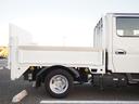 Ｗキャブ全低床　新明和垂直パワーゲート　昇降荷重６００ｋｇ（１００ｃｍ×１５８ｃｍ）　最積２０００ｋｇ　荷台内寸（２０７ｃｍ×１６１ｃｍ×３７ｃｍ）　後輪Ｗタイヤ　ＥＴＣ　シートカバー／ハンドルカバー　メッキパーツ（54枚目）