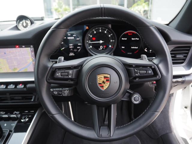 ９１１ ９１１カレラ　スポーツクロノ／スポーツエグゾースト／スポーツデザイン／ＲＳスパイダーデザインホイール／ＢＯＳＥ／ＬＥＤヘッド（ＰＤＬＳ　Ｐｌｕｓ）／ベンチレーション／アダプティブクルーズ／ＧＴスポーツステアリング（14枚目）