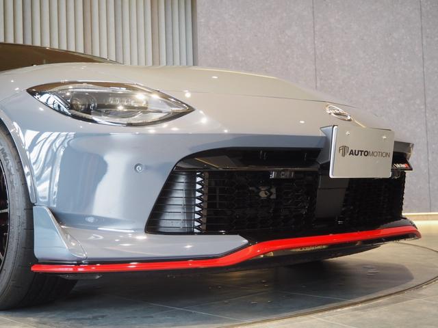 フェアレディＺ ニスモ　１オーナ／専用色ステルスグレー／新車保証継承／ＲＥＣＡＲＯ製革アルカンターラコンビシート／レザーアルカンターラコンビステアリング／ＮＩＳＭＯ１２．３インチディスプレイメーター／１９インチＲＡＹＳ製ＡＷ（22枚目）