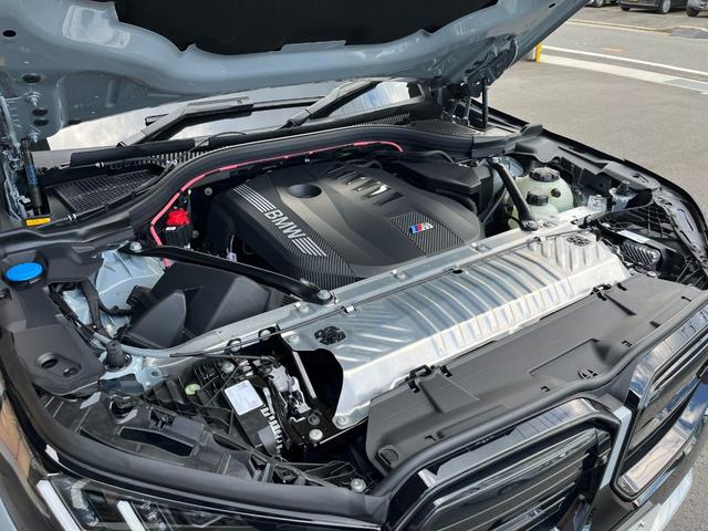 Ｘ３ Ｍ５０　ｘＤｒｉｖｅ　Ｉｎｄｉｖｉｄｕａｌ　レザーメリノ・コンフォート・パッケージ／シートヒーター／アクティブベンチレーション／パノラマガラスサンルーフ／２１インチ　Ｍ　ライト・アロイ・ホイール／３６０°カメラ（18枚目）