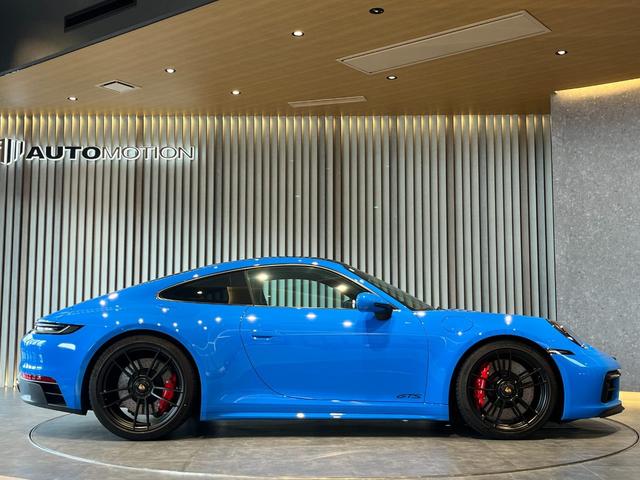 ９１１ ９１１カレラ４ＧＴＳ　シャークブルー／クロノメーター／ＢＯＳＥサウンドシステム／スポーツデザインサイドスカート／スポーツシート／インテリアパッケージ／シートベルトカーズレッド／サンルーフ／ドアカーテンライト（7枚目）