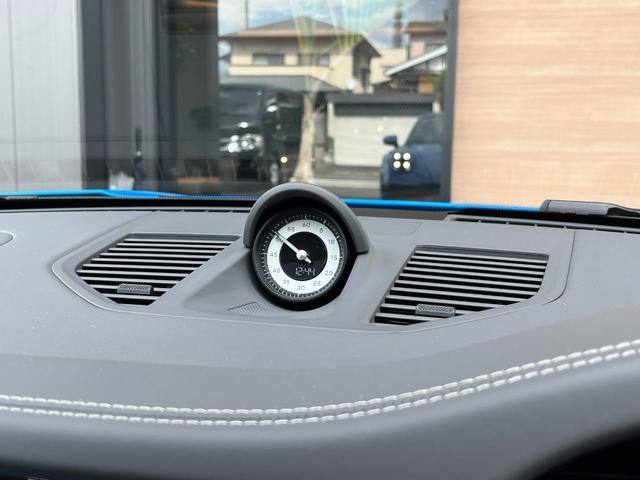 ９１１ ９１１カレラ４ＧＴＳ　シャークブルー／クロノメーター／ＢＯＳＥサウンドシステム／スポーツデザインサイドスカート／スポーツシート／インテリアパッケージ／シートベルトカーズレッド／サンルーフ／ドアカーテンライト（12枚目）