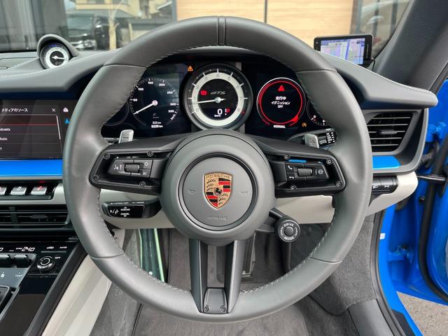 ９１１ ９１１カレラ４ＧＴＳ　シャークブルー／クロノメーター／ＢＯＳＥサウンドシステム／スポーツデザインサイドスカート／スポーツシート／インテリアパッケージ／シートベルトカーズレッド／サンルーフ／ドアカーテンライト（17枚目）