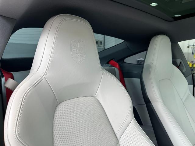 ９１１ ９１１カレラ４ＧＴＳ　シャークブルー／クロノメーター／ＢＯＳＥサウンドシステム／スポーツデザインサイドスカート／スポーツシート／インテリアパッケージ／シートベルトカーズレッド／サンルーフ／ドアカーテンライト（21枚目）