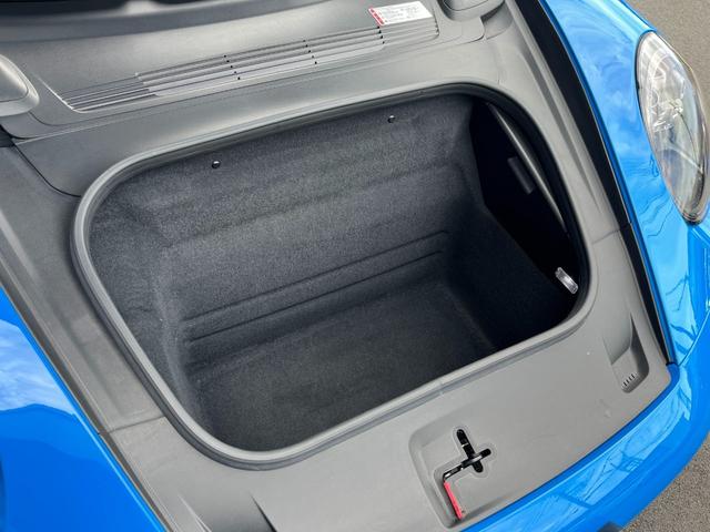 ９１１ ９１１カレラ４ＧＴＳ　シャークブルー／クロノメーター／ＢＯＳＥサウンドシステム／スポーツデザインサイドスカート／スポーツシート／インテリアパッケージ／シートベルトカーズレッド／サンルーフ／ドアカーテンライト（22枚目）