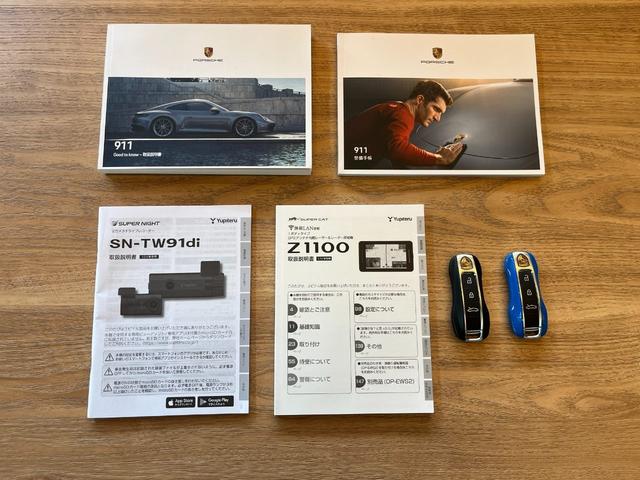 ９１１ ９１１カレラ４ＧＴＳ　シャークブルー／クロノメーター／ＢＯＳＥサウンドシステム／スポーツデザインサイドスカート／スポーツシート／インテリアパッケージ／シートベルトカーズレッド／サンルーフ／ドアカーテンライト（23枚目）