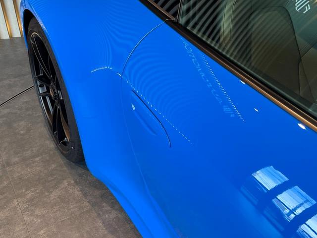 ９１１ ９１１カレラ４ＧＴＳ　シャークブルー／クロノメーター／ＢＯＳＥサウンドシステム／スポーツデザインサイドスカート／スポーツシート／インテリアパッケージ／シートベルトカーズレッド／サンルーフ／ドアカーテンライト（33枚目）