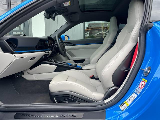 ９１１ ９１１カレラ４ＧＴＳ　シャークブルー／クロノメーター／ＢＯＳＥサウンドシステム／スポーツデザインサイドスカート／スポーツシート／インテリアパッケージ／シートベルトカーズレッド／サンルーフ／ドアカーテンライト（77枚目）