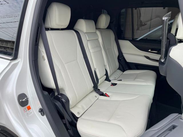 LX LX600 リアエンターテイメントシステム/マークレビンソン3Dサウンド/モデリスタ Fスポイラー・Rスカート・ Sステップメタルプレート/SR/クールボックス/ホワイト革シート/マルチテレインモニタ(17枚目)