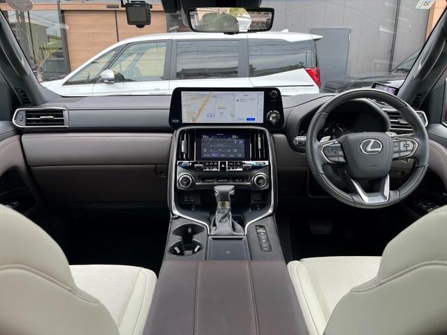 LX LX600 リアエンターテイメントシステム/マークレビンソン3Dサウンド/モデリスタ Fスポイラー・Rスカート・ Sステップメタルプレート/SR/クールボックス/ホワイト革シート/マルチテレインモニタ(19枚目)