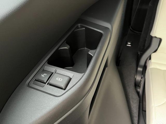 LX LX600 リアエンターテイメントシステム/マークレビンソン3Dサウンド/モデリスタ Fスポイラー・Rスカート・ Sステップメタルプレート/SR/クールボックス/ホワイト革シート/マルチテレインモニタ(59枚目)