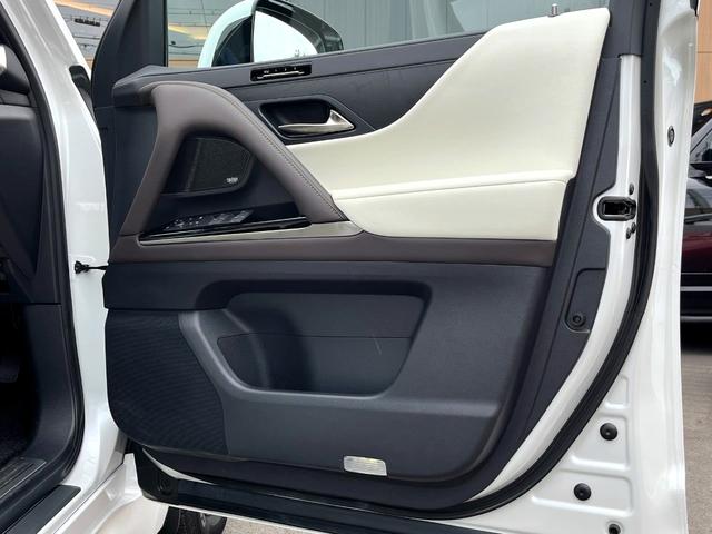 LX LX600 リアエンターテイメントシステム/マークレビンソン3Dサウンド/モデリスタ Fスポイラー・Rスカート・ Sステップメタルプレート/SR/クールボックス/ホワイト革シート/マルチテレインモニタ(61枚目)