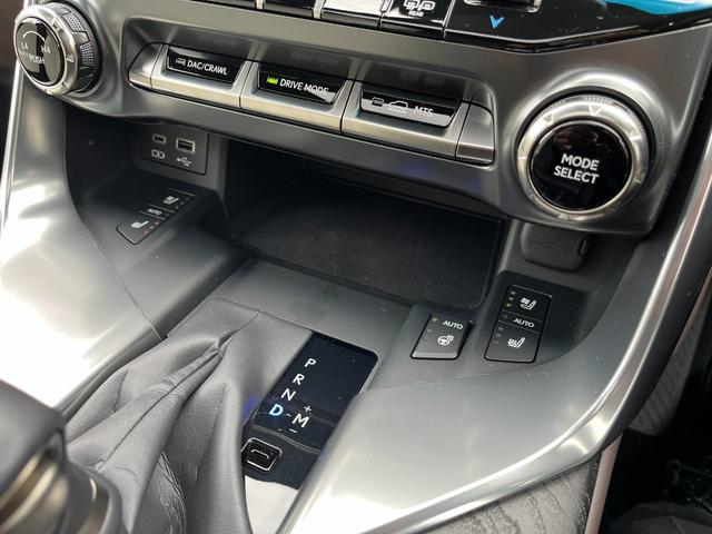 LX LX600 リアエンターテイメントシステム/マークレビンソン3Dサウンド/モデリスタ Fスポイラー・Rスカート・ Sステップメタルプレート/SR/クールボックス/ホワイト革シート/マルチテレインモニタ(68枚目)