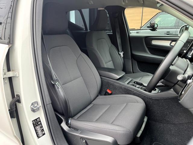 VOLVO XC40 B4 MOMENTUM