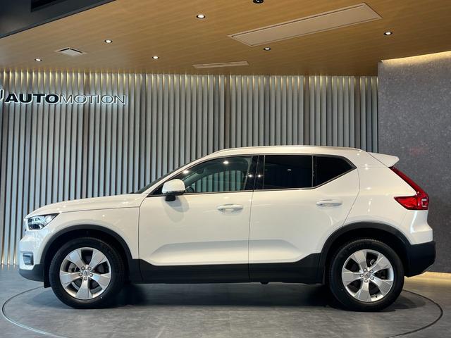 VOLVO XC40 B4 MOMENTUM