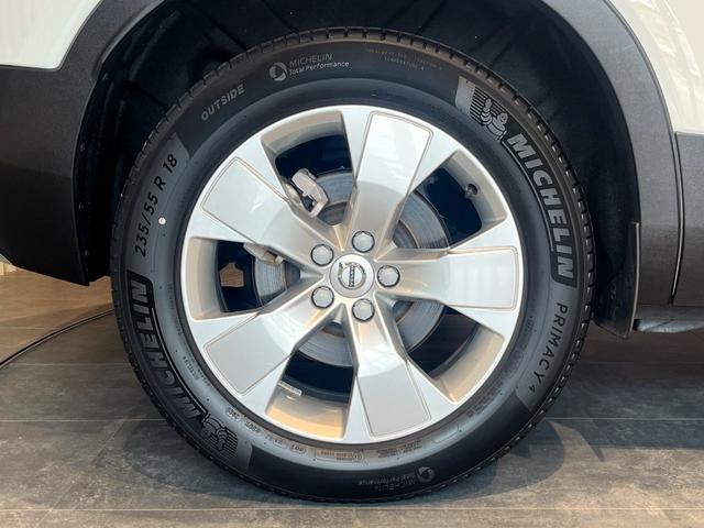 VOLVO XC40 B4 MOMENTUM