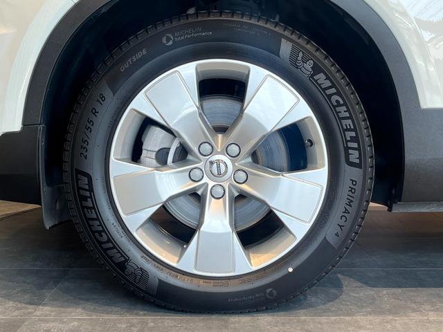 VOLVO XC40 B4 MOMENTUM