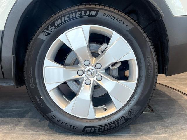 VOLVO XC40 B4 MOMENTUM