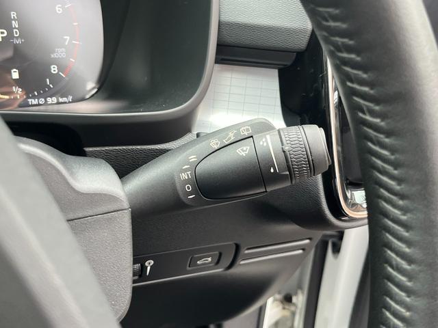 VOLVO XC40 B4 MOMENTUM