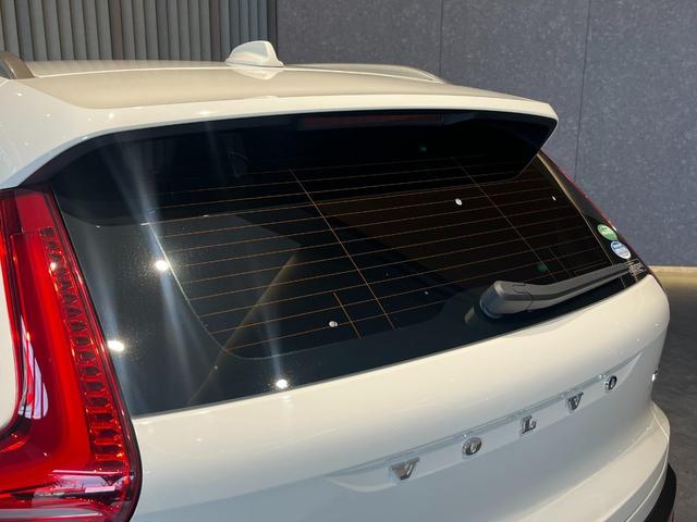 VOLVO XC40 B4 MOMENTUM