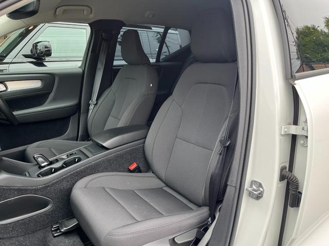 VOLVO XC40 B4 MOMENTUM