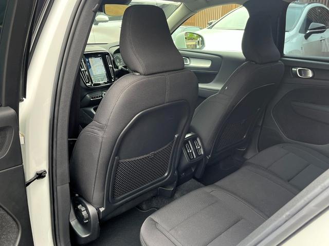 VOLVO XC40 B4 MOMENTUM