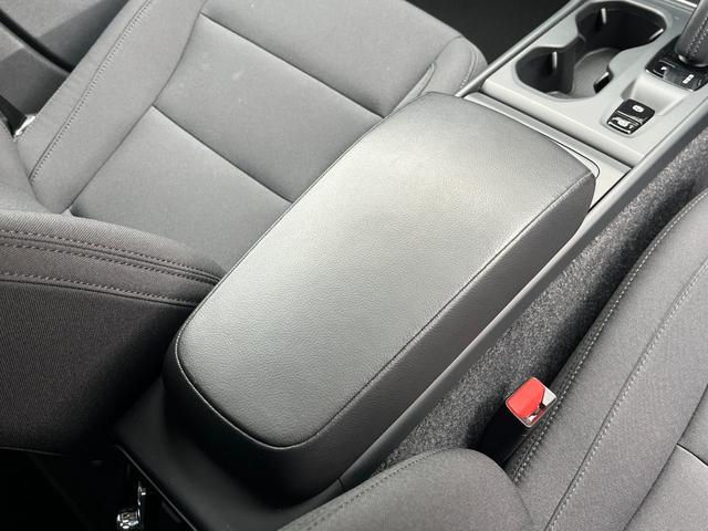 VOLVO XC40 B4 MOMENTUM