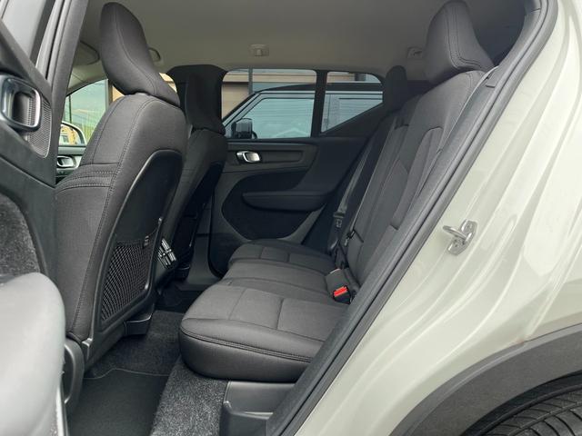 VOLVO XC40 B4 MOMENTUM