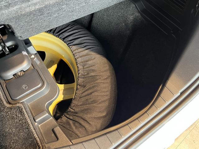 アルファード Ｚ　モデリスタ　（Ｆ・Ｓ・Ｒ）・ドレスアップマフラー／左右独立ムーンルーフ／デジタルインナーミラー／カラーＨＵＤ／スペアタイヤ／パノラミックビューモニター／３眼ＬＥＤヘッドライト／置くだけ充電（21枚目）