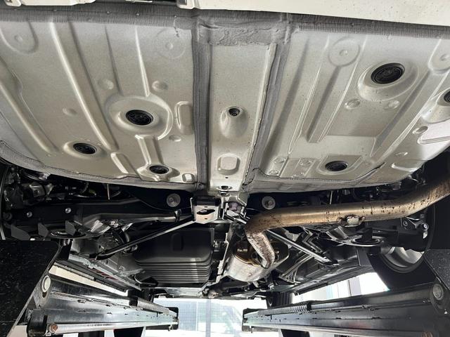 アルファード Ｚ　モデリスタ　（Ｆ・Ｓ・Ｒ）・ドレスアップマフラー／左右独立ムーンルーフ／デジタルインナーミラー／カラーＨＵＤ／スペアタイヤ／パノラミックビューモニター／３眼ＬＥＤヘッドライト／置くだけ充電（23枚目）