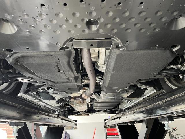 アルファード Ｚ　モデリスタ　（Ｆ・Ｓ・Ｒ）・ドレスアップマフラー／左右独立ムーンルーフ／デジタルインナーミラー／カラーＨＵＤ／スペアタイヤ／パノラミックビューモニター／３眼ＬＥＤヘッドライト／置くだけ充電（24枚目）