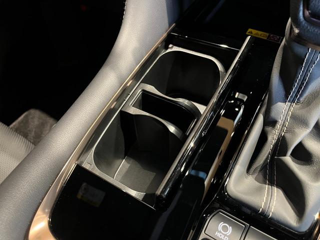 アルファード Ｚ　モデリスタ　（Ｆ・Ｓ・Ｒ）・ドレスアップマフラー／左右独立ムーンルーフ／デジタルインナーミラー／カラーＨＵＤ／スペアタイヤ／パノラミックビューモニター／３眼ＬＥＤヘッドライト／置くだけ充電（61枚目）