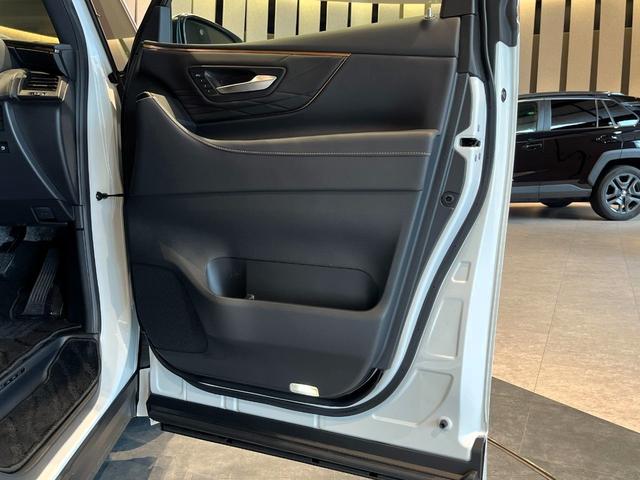 アルファード Ｚ　モデリスタ　（Ｆ・Ｓ・Ｒ）・ドレスアップマフラー／左右独立ムーンルーフ／デジタルインナーミラー／カラーＨＵＤ／スペアタイヤ／パノラミックビューモニター／３眼ＬＥＤヘッドライト／置くだけ充電（70枚目）